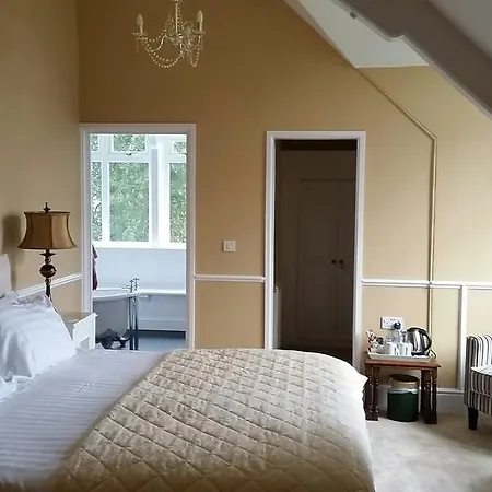 カントリーハウス Pencubitt House リスカード